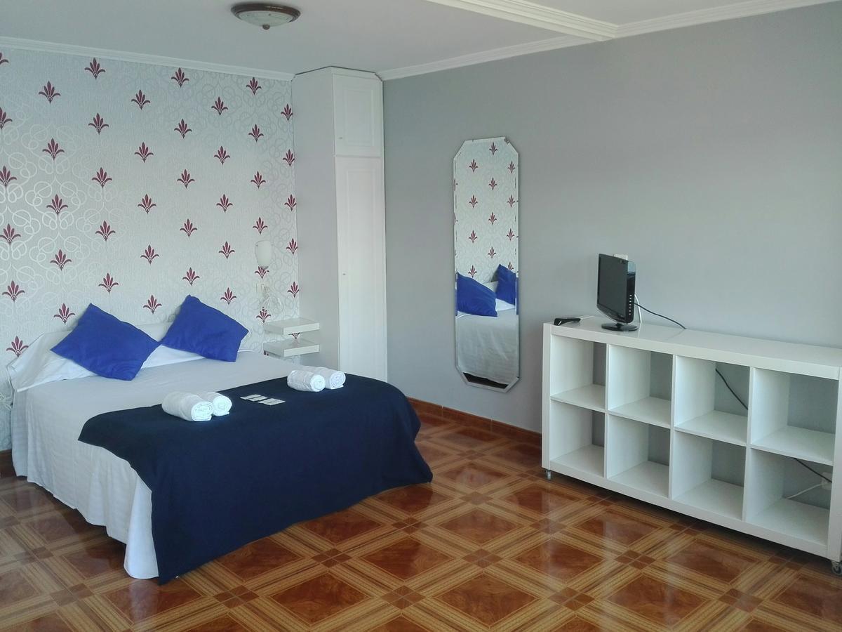 Aparthotel Corcubion Playa De Quenxe Eksteriør billede